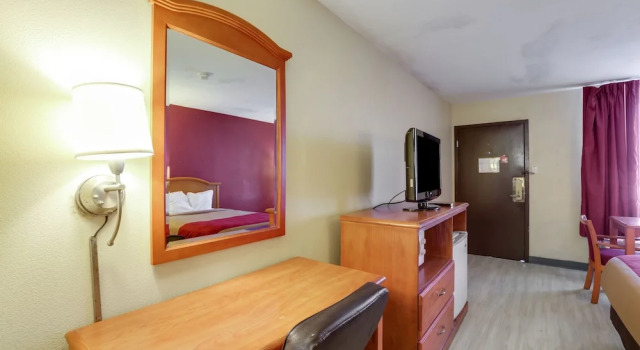 Четырёхместный номер Comfort Mill Tree Inn Millington