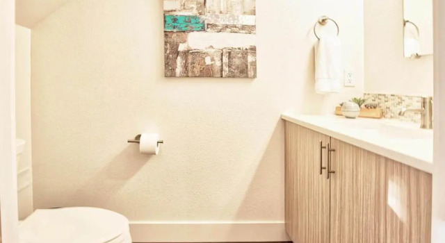 Коттедж Beautiful 3 Bedroom Townhouse in Old Town North, Brewery District