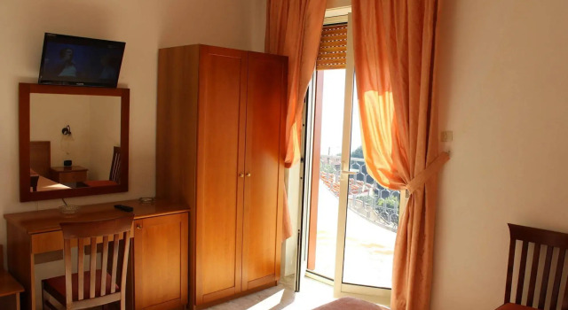 Hotel Royal, Varaa Hotelli Coccorino Calabria