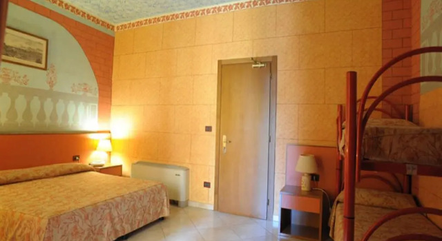 Трёхместный номер Standard Hotel Poseidonia Mare