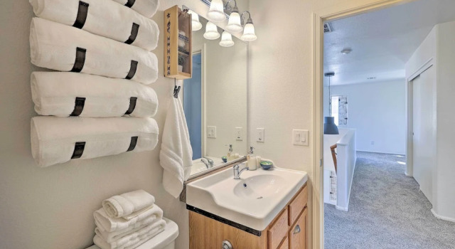 Коттедж с 3 комнатами Updated Maricopa Retreat < 2 Miles to Golf!