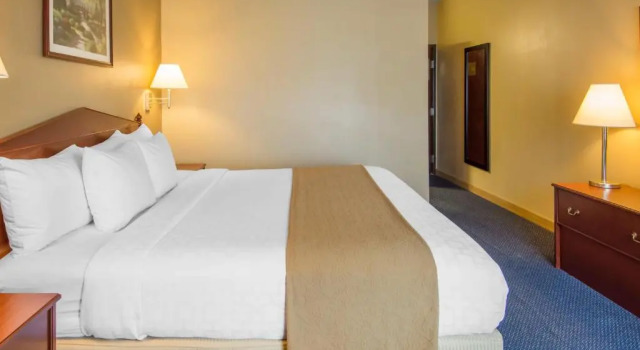 Номер Standard Garner Hotel Liberty Lake by IHG