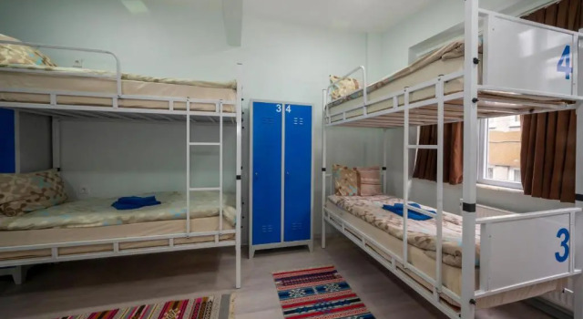 Кровать в общем номере (женский номер) XALİLA HOSTEL & CAFE LADİES ROOM