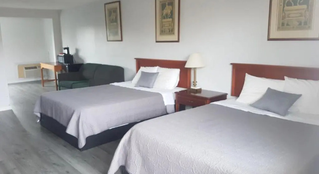 Пятиместный семейный люкс Deluxe с видом на бассейн 7 Nights Stay