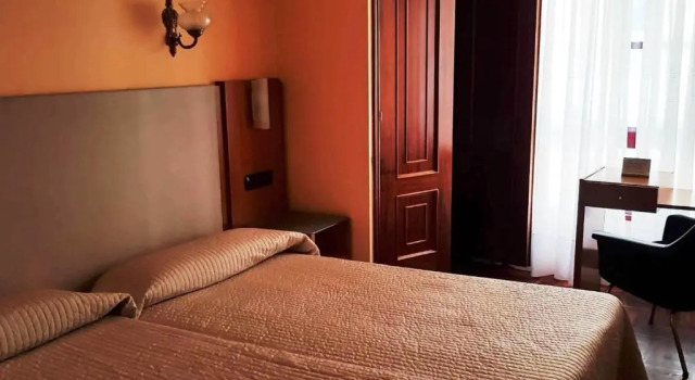 Четырёхместный номер Standard Отель Alda Centro Pontevedra