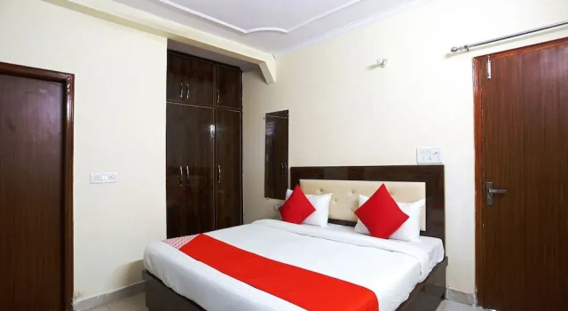 Navodian Residency by OYO Rooms