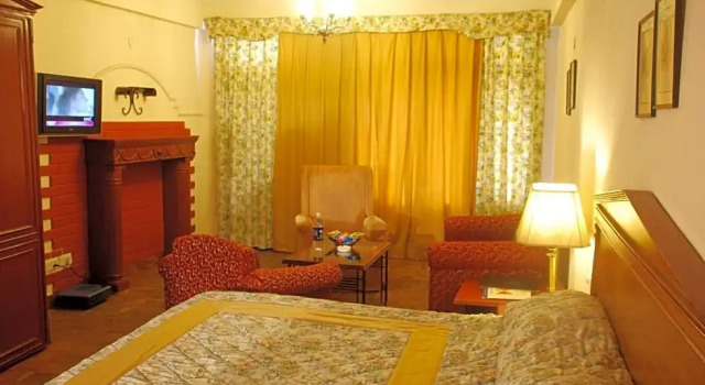Полулюкс Classic The Mall Hotel