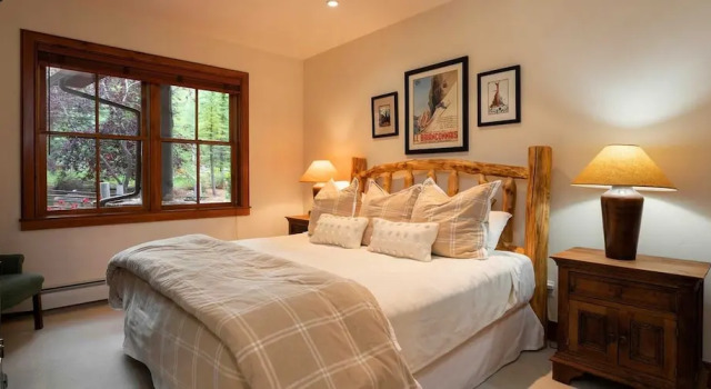 Bearpaw D1 4 Bedroom Condo by RedAwning