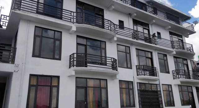OYO 17380 Lord Krishna Himalayan Hotel, Rezervovat Hotel Pangot Uttarakhand