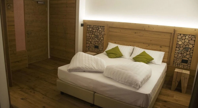 Hotel Aurai, Забронировать Отель Отели Тельве 3 звезды, 3*