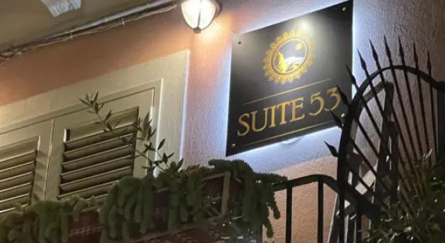 Suite 53