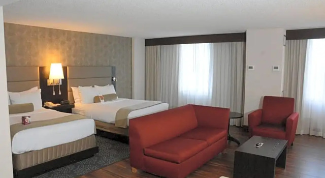 Четырёхместный люкс The Armon Stamford Hotel & Conference Center