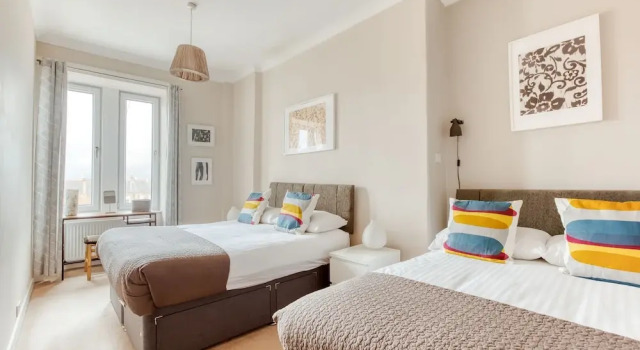 Bright One Bedroom West End Apartment, Забронировать Апартаменты/квартира Отели Glasgow & The Clyde Valley с парковкой, Парковка