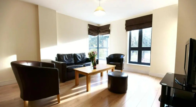 Апартаменты Lodge Drive Serviced Apartments