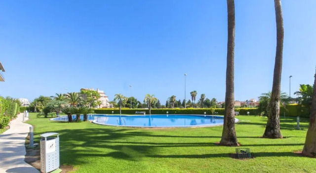 Апартаменты Happy - Apartment With Shared Pool in Oliva Nova