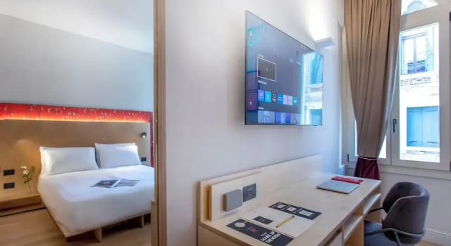 Люкс с видом на канал Hotel Casa W
