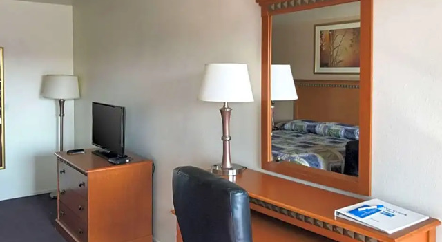 Люкс Rodeway Inn Silver Creek Inn