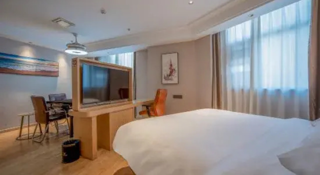 Люкс Vienna International Hotel (Nanchang West Railway Station Honggutan University Town)