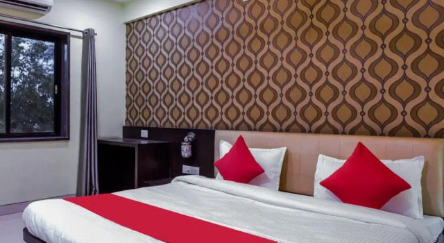 Hotel D9 by OYO Rooms