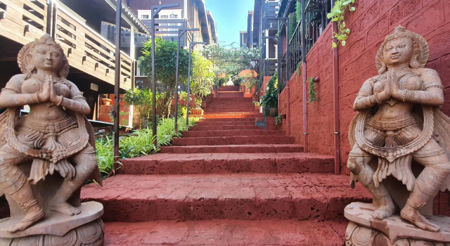 The Regalia Resort, Book Ferieresort Morjim North Goa