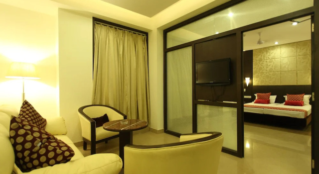 Люкс Hotel Surya Plaza