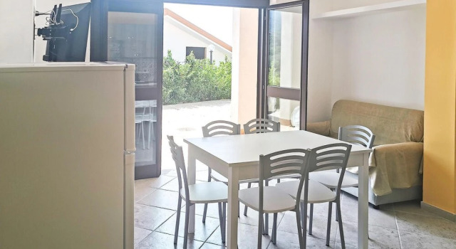 Nice Apartment in Policastro Bussentino With 1 Bedrooms and Wifi, Buchen Sie Ferienwohnung Policastro Bussentino 