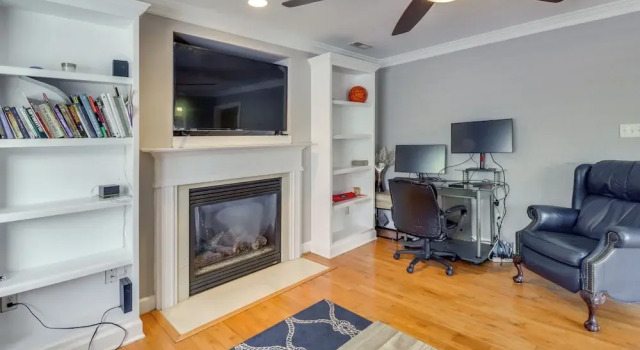 Коттедж Centrally Located Hampton Roads Home w/ Game Room!