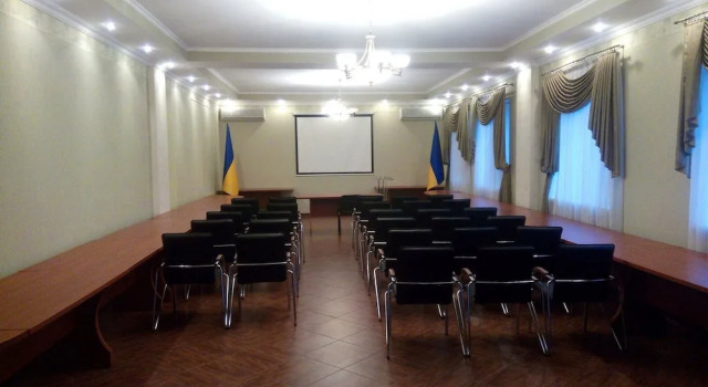 Chervona Kalyna, Rezervovat Hotel Desnjanskyj Kyjev