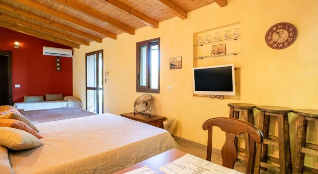Villa Romeo - Etna gateway, Book Villa Hotels in Sicily with a Pool, Swimming Pool
