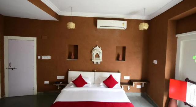 Полулюкс Hotel Banjara Heritage