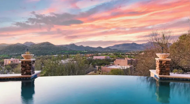 Коттедж Luxe Scottsdale Desert Oasis Infinity Pool, Spa, Panoramic Views + Firepit