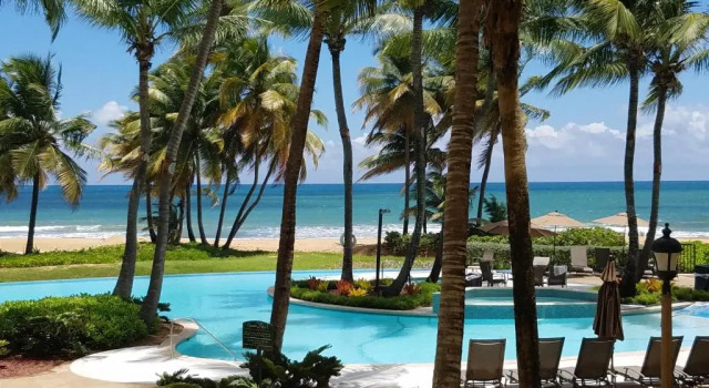 Коттедж Beachfront Boutique Feel at Wyndham Rio Mar Resort