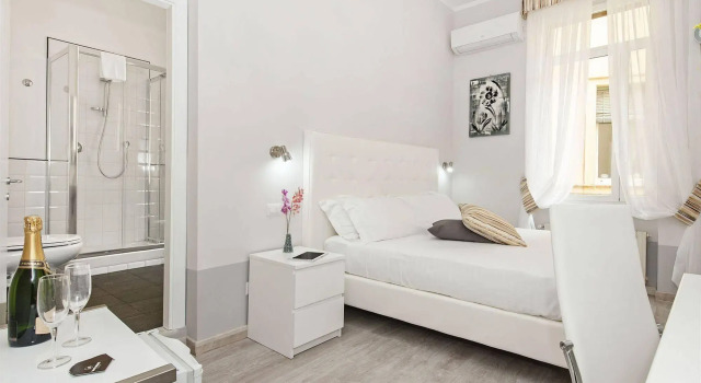 White Rooms Colosseo, Забронировать Отель Отели Рима с завтраком, рядом с Больница Сан-Джованни, Завтраки
