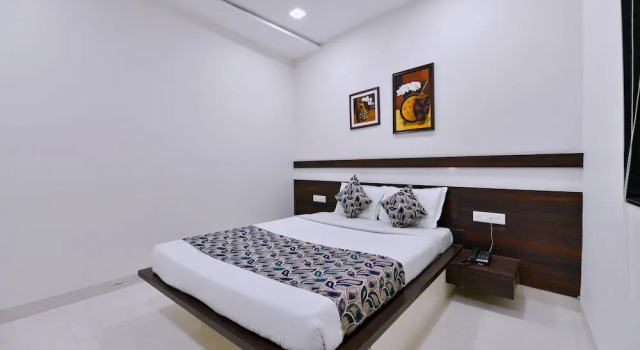 OYO 8022 Hotel Sunil Inn