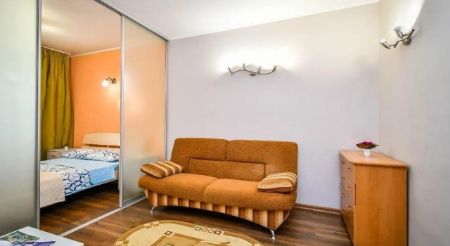 5 Nights on Baturina Street 5A, Reserva ahora Apartamento Hoteles en Krasnoyarsk con aparcamiento, Aparcamiento
