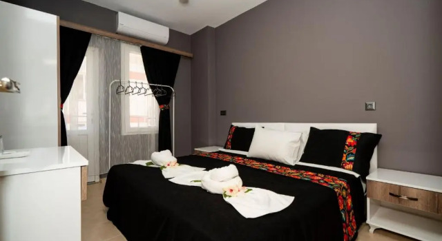 Люкс Esquire Hotel & Lounge