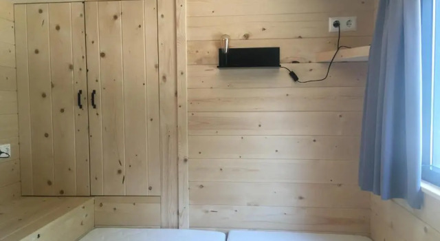 Fraai Tiny House aan het veluwemeer met uitzicht & veranda, Book Hotel Hotels in Hulshorst with Parking, Parking