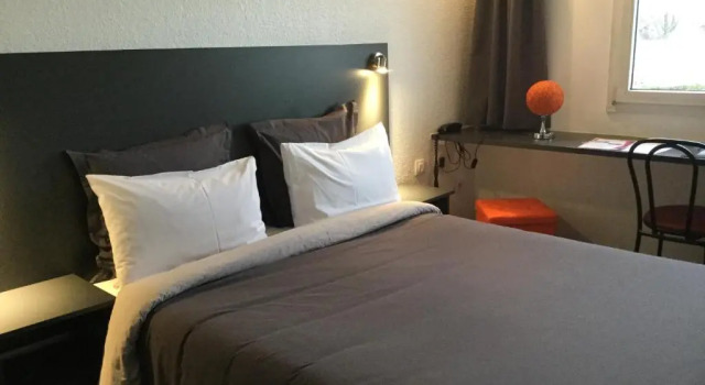 Двухместный номер Standard Logis Hôtel Les Colonnes Strasbourg Zenith