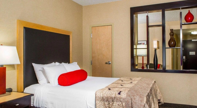 Четырёхместный люкс Cambria Hotel Traverse City