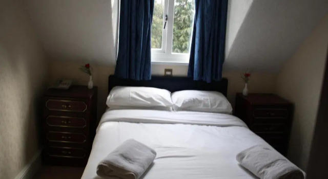 Standard triplă cameră Uno Thames Hotel Maidenhead -Reopened Brand New Again -FREE PARKING