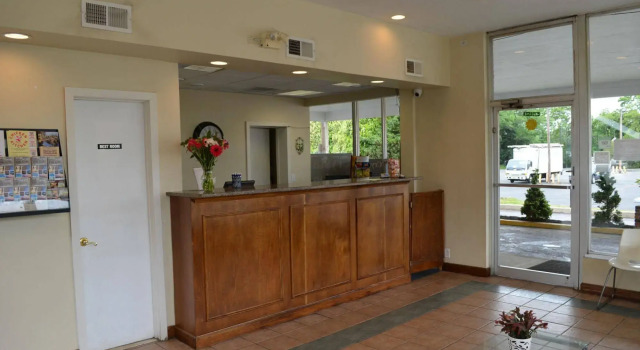 Crystal Inn Eatontown, Prenota Locanda Hotel a New Jersey con piscina, Piscina