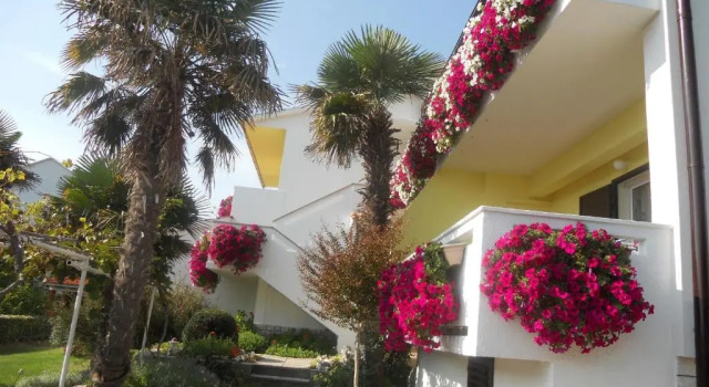 Апартаменты Apartments Mihalić