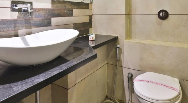 Люкс OYO 13372 Hotel Laksh Residency