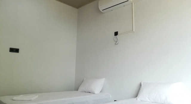 Апартаменты Thilini Hotel Apartment