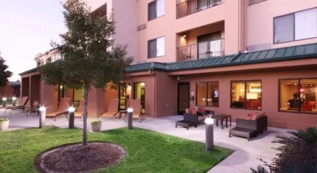 Courtyard Houston Intercontine