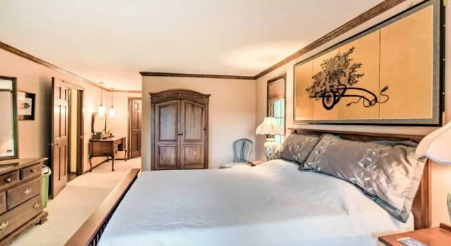 Hoodsport Home on 7 Wooded Acres w/ Hot Tub!, Đặt Khách sạn Lilliwaup Washington (state)