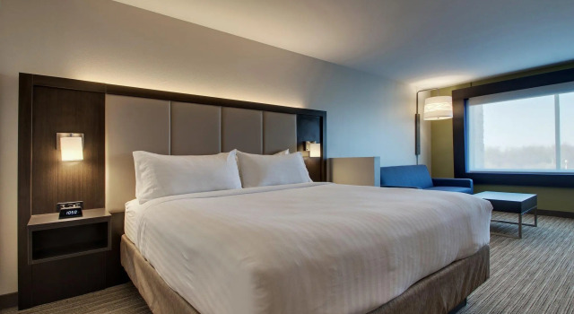 Двухместный люкс Holiday Inn Express & Suites - Mount Vernon by IHG