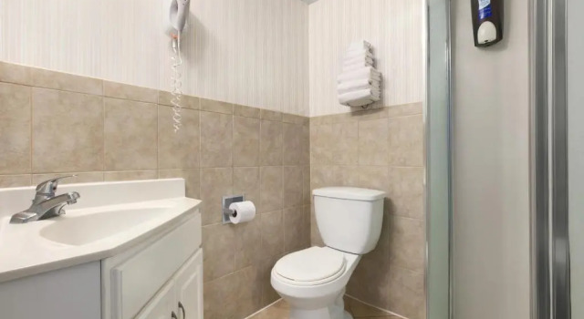 Номер Economy Harrison Hall Hotel