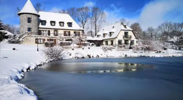 Les Demeures de Montagne - Le Clos des Gentianes, Book Hotel Hoteller i Cantal med morgenmad, Morgenmad