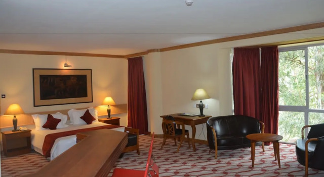 Suite with balcony Golf Course Hotel